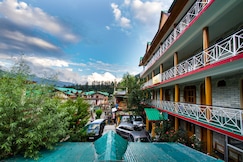 Mountain Dew - Omik Grills and Cafe, Manali