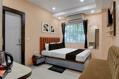 Collection O Park Street Road Formerly SR Royale, Kolkata