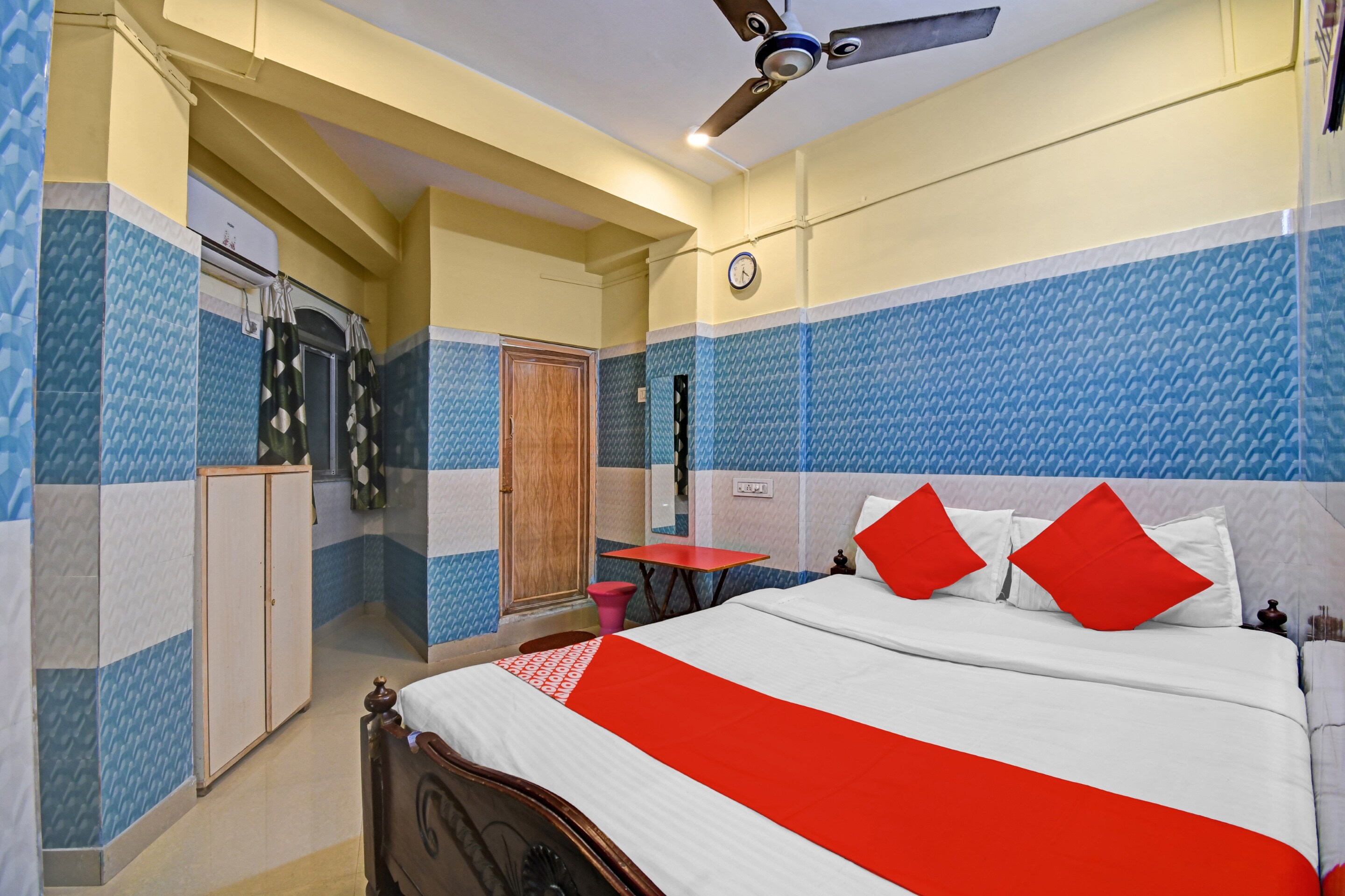 Hotel O Samrat Palace - Tap to explore photos