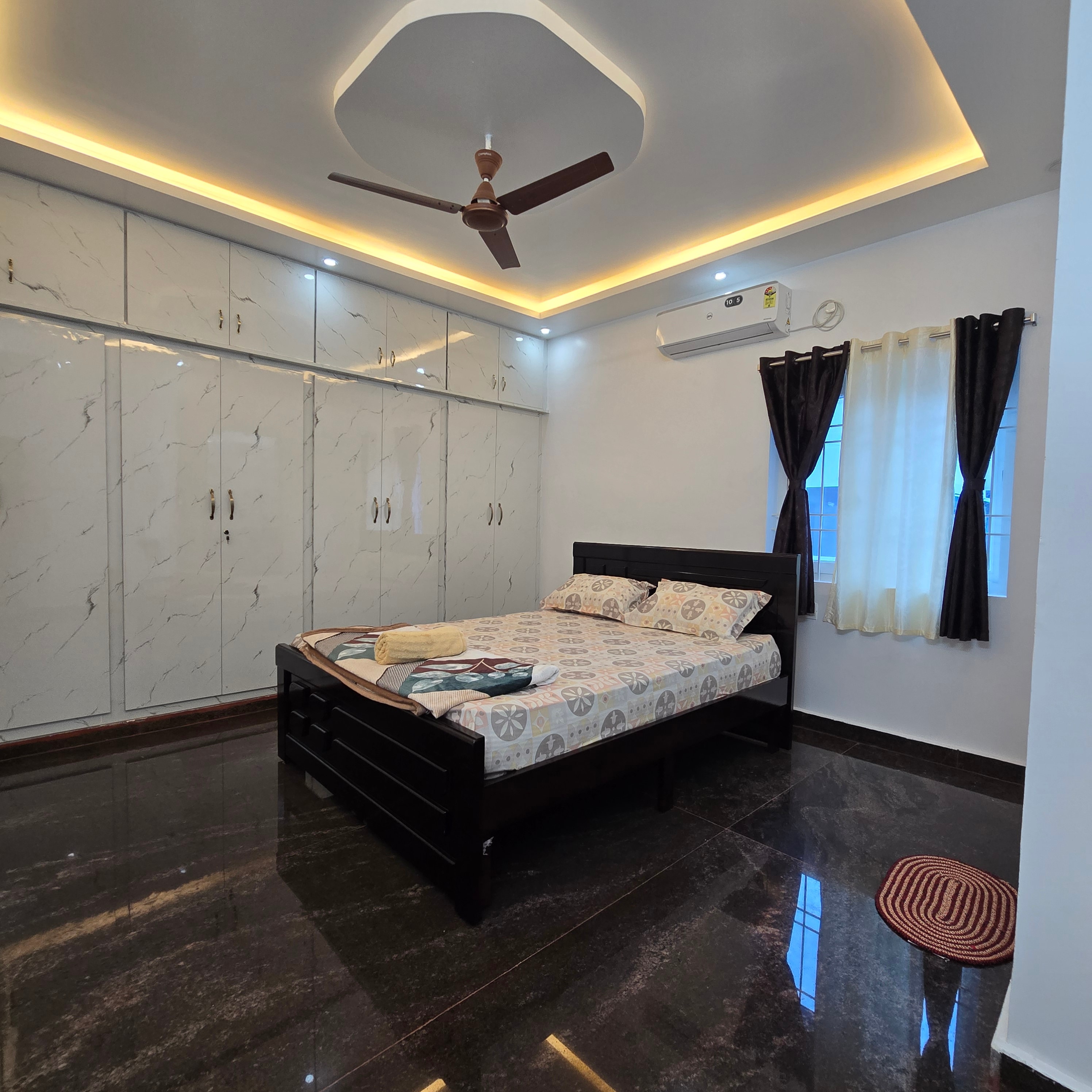 Devikrupa home stay 2bhk - Tap to explore photos