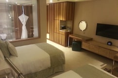 Grand Millennium Muscat, Muscat