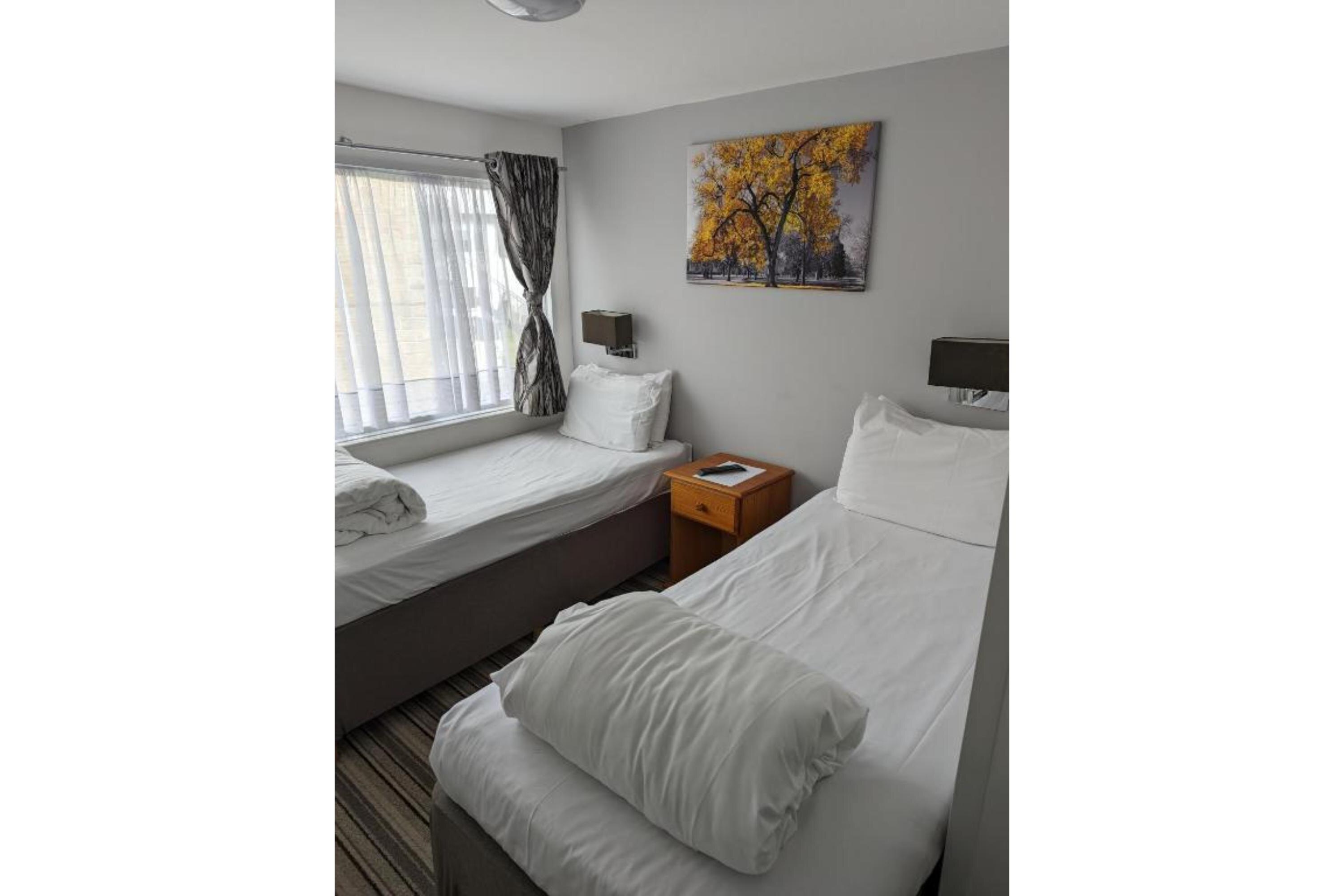 OYO Mayfair Hotel - Isle Of Wight - Tap to explore photos