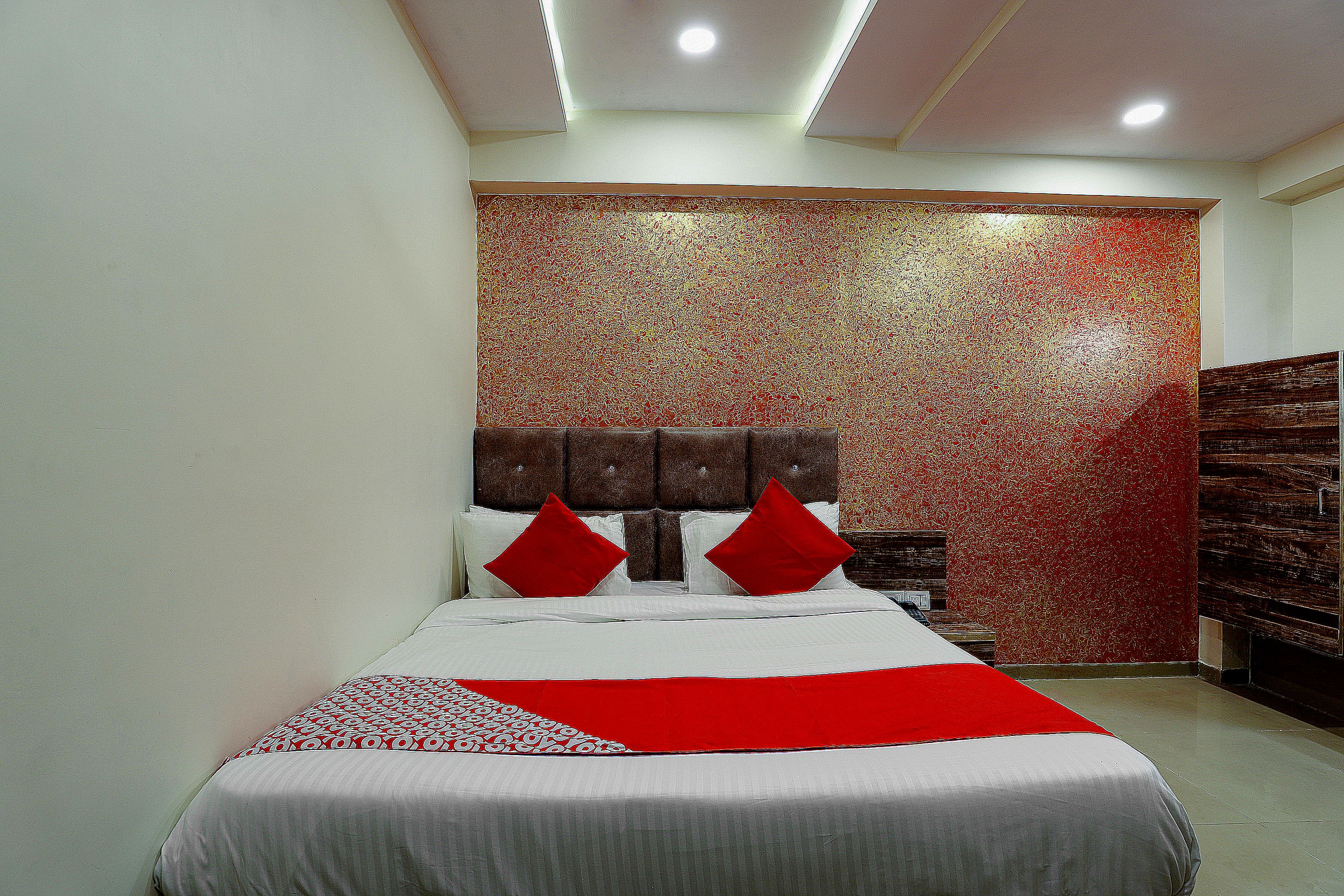 Hotel O Dream Stay - Tap to explore photos
