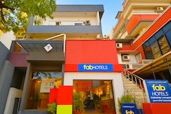 FabHotel Krishna Residency - Near Skin Institute And School Of Dermatology, Delhi