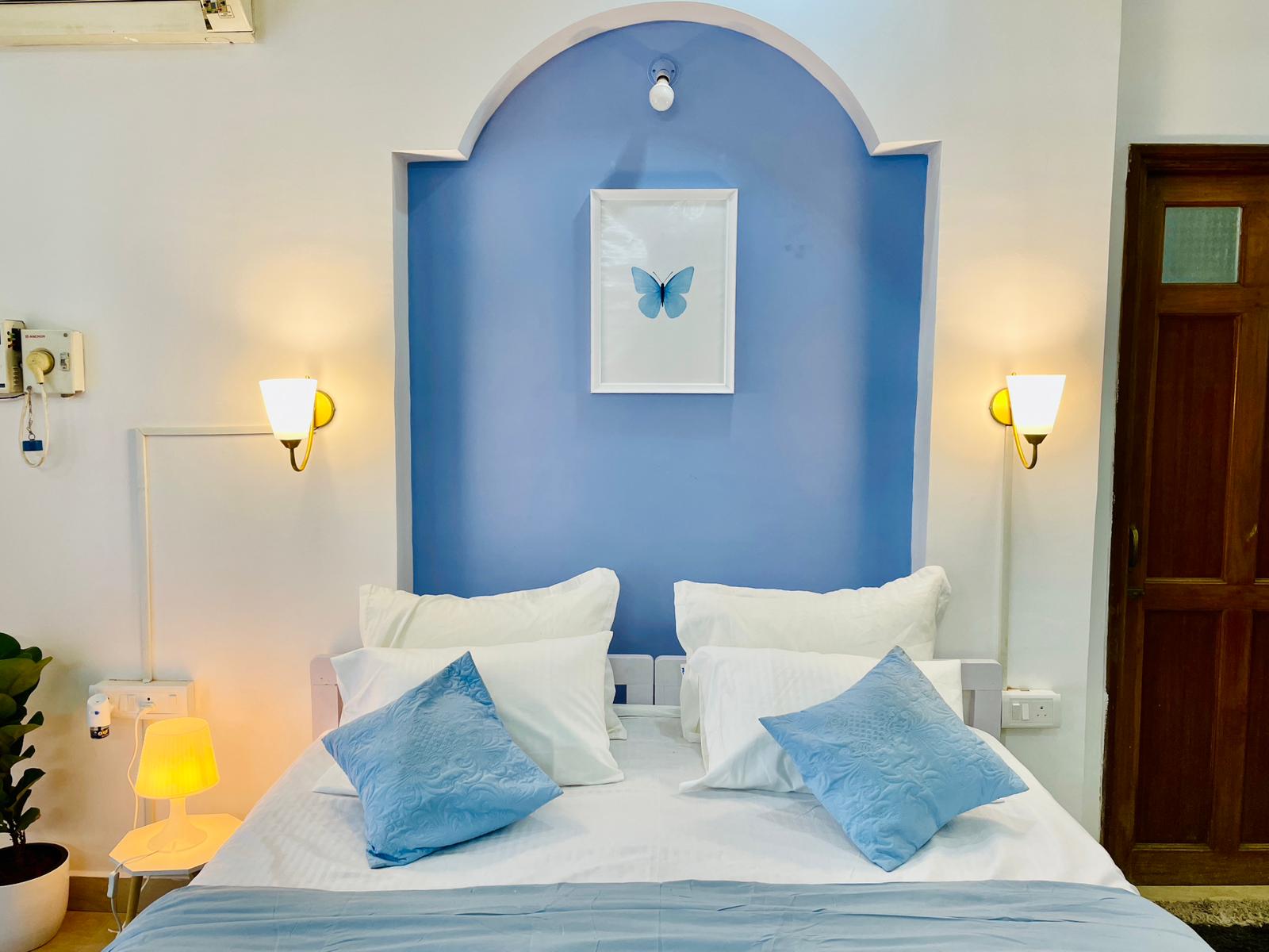 Beachfront Studio Apartment Anirah Homes - Tap to explore photos
