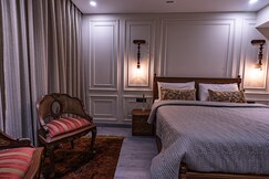 Luxury 3BHK Duplex on Mall Road, Mussoorie