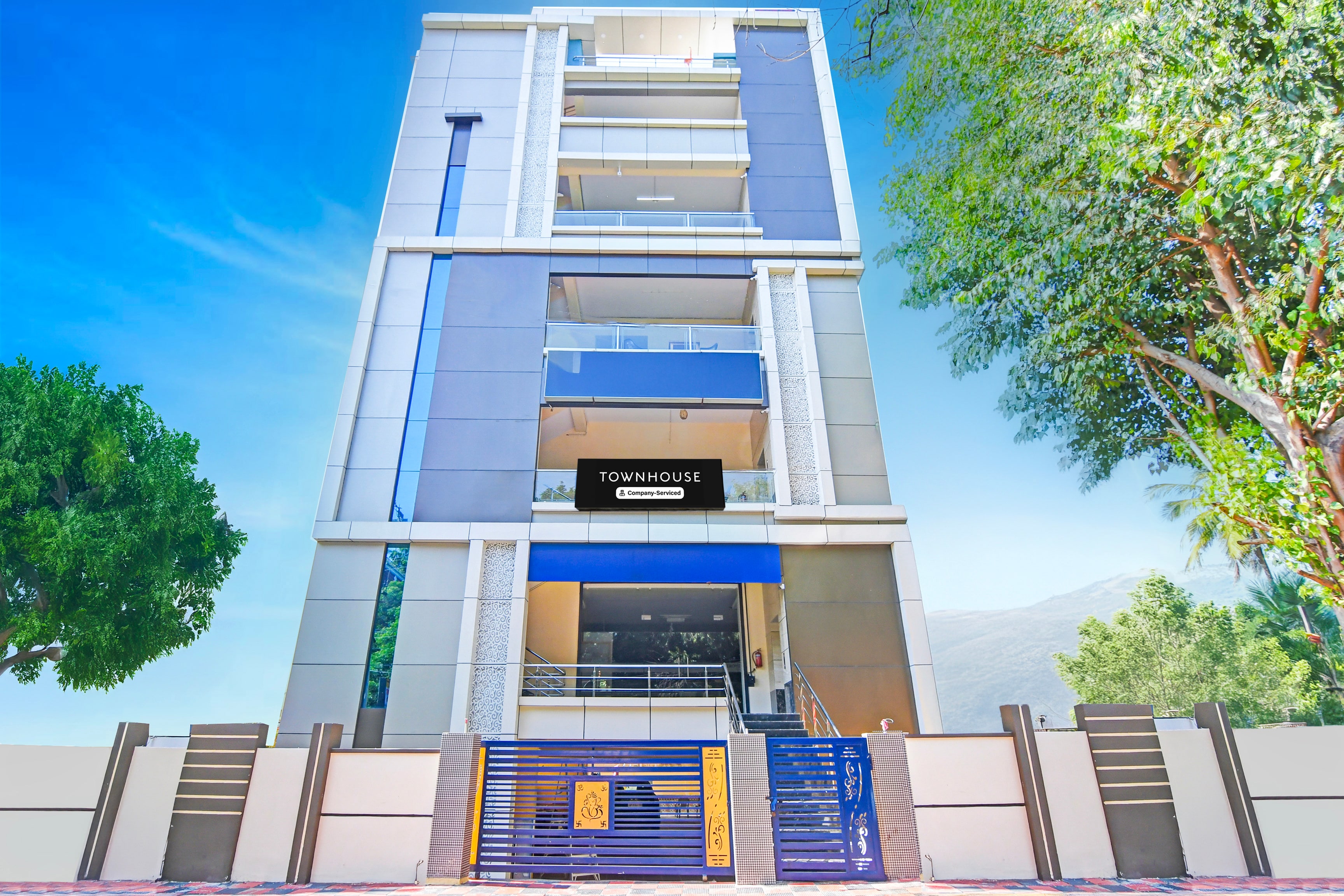 Super Townhouse Dwarakanagar Near Gurudwara - Tap to explore photos