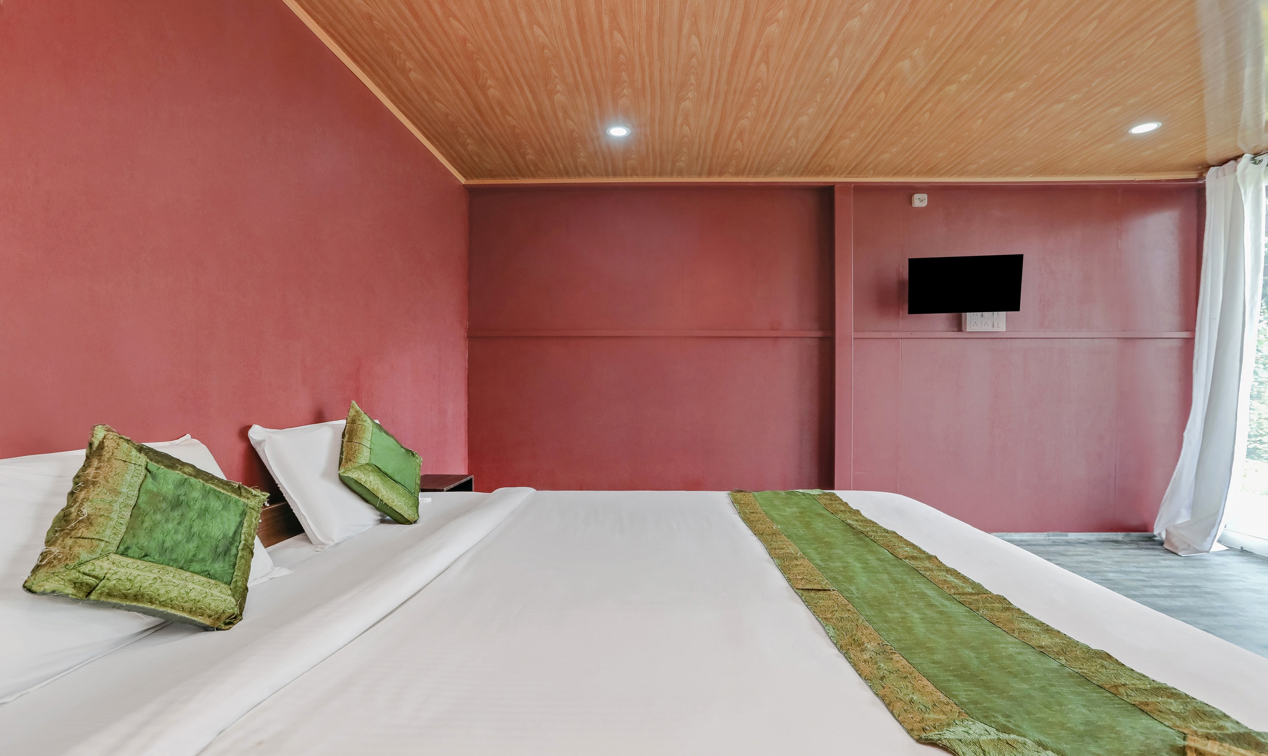 Itsy Hotels Jammabane Cottage - Tap to explore photos