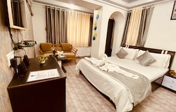 Deluxe AC Room (Double Bed)