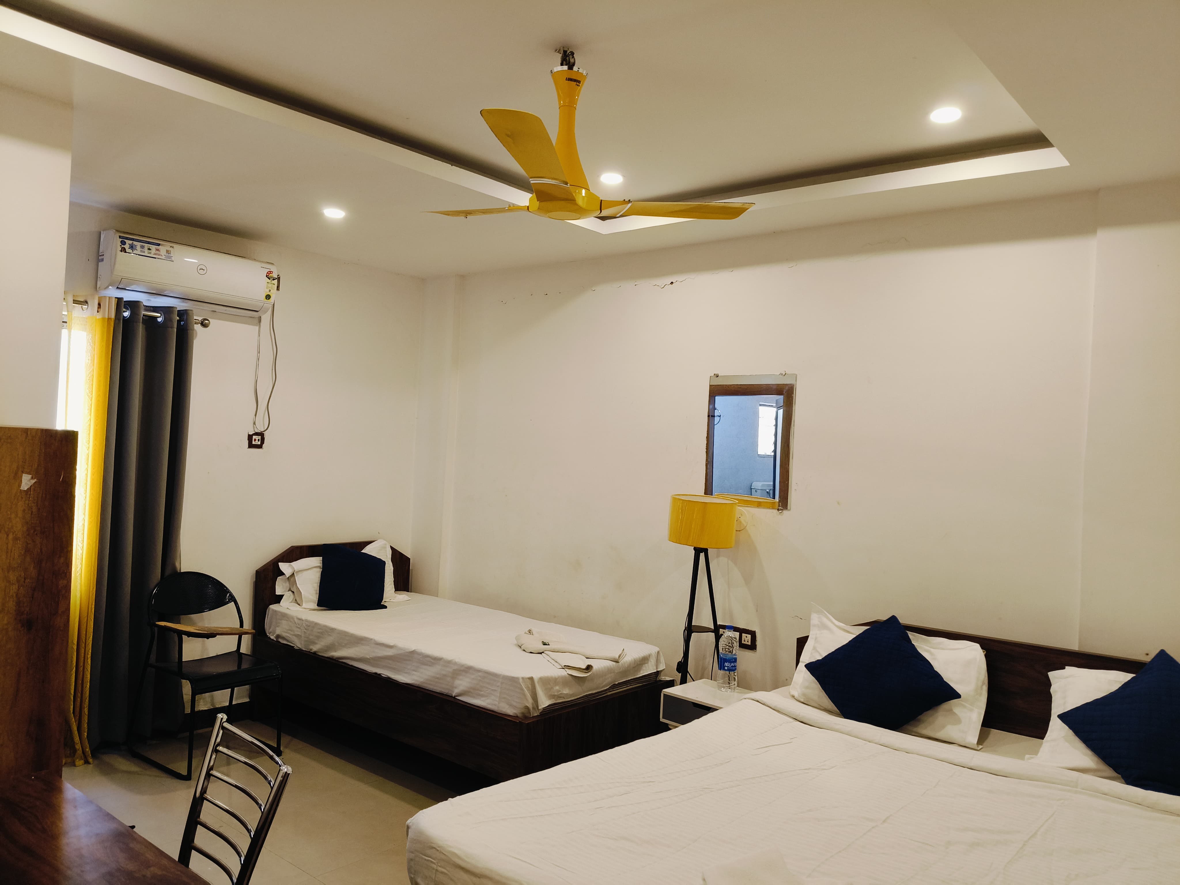 Hotel Dharapur Inn - Tap to explore photos