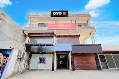 SPOT ON Hotel Rajwarapalace, Siwan