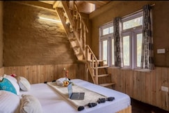 Village mud house, Sainj