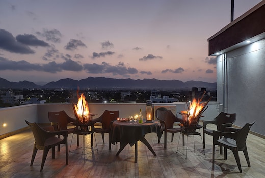 StayVista at Tryst with Valleys
