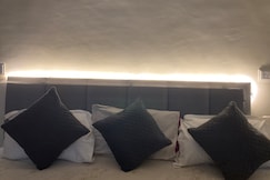 Couple Friendly RK Studio AC Wi Fi, Indore
