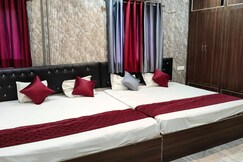 Kashi Ganga Guest House Near Shivala & Assi Ghat, Varanasi