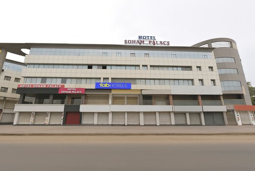 FabHotel Soham Palace