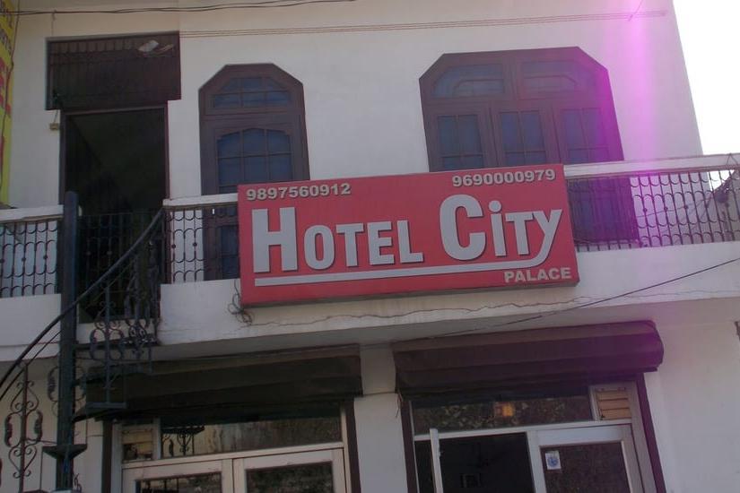 Hotel City Palace  - Tap to explore photos