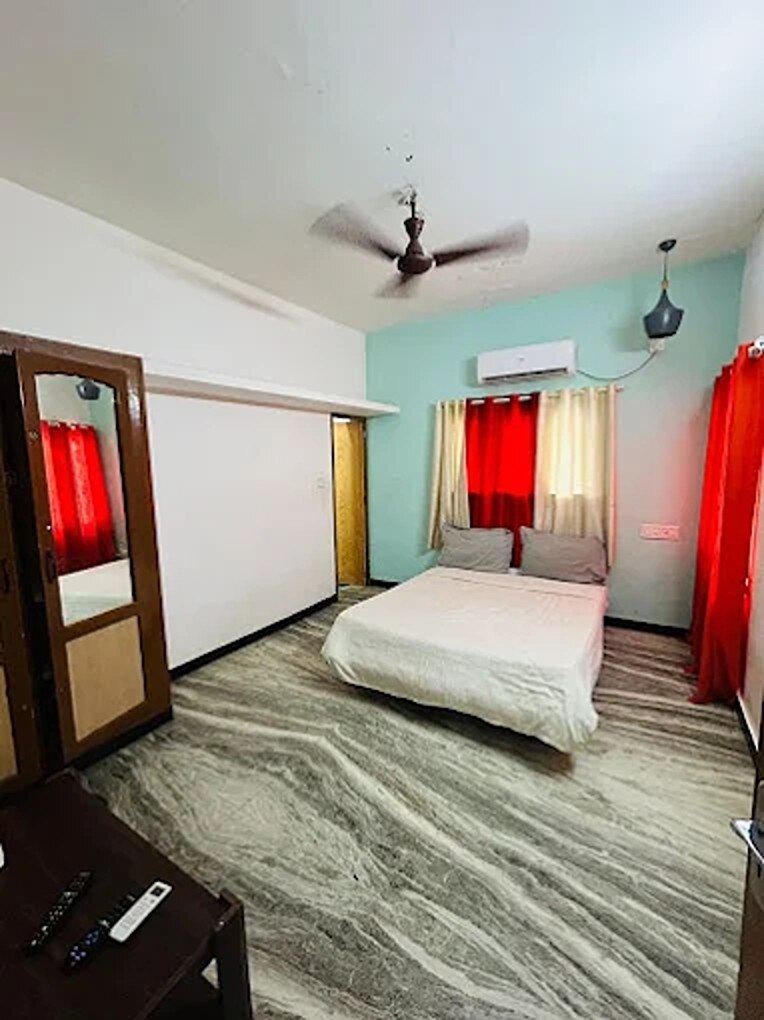 Bacadi Inn Holiday Home - Tap to explore photos