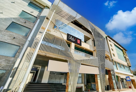 Super Collection O Hotel Royal Villa