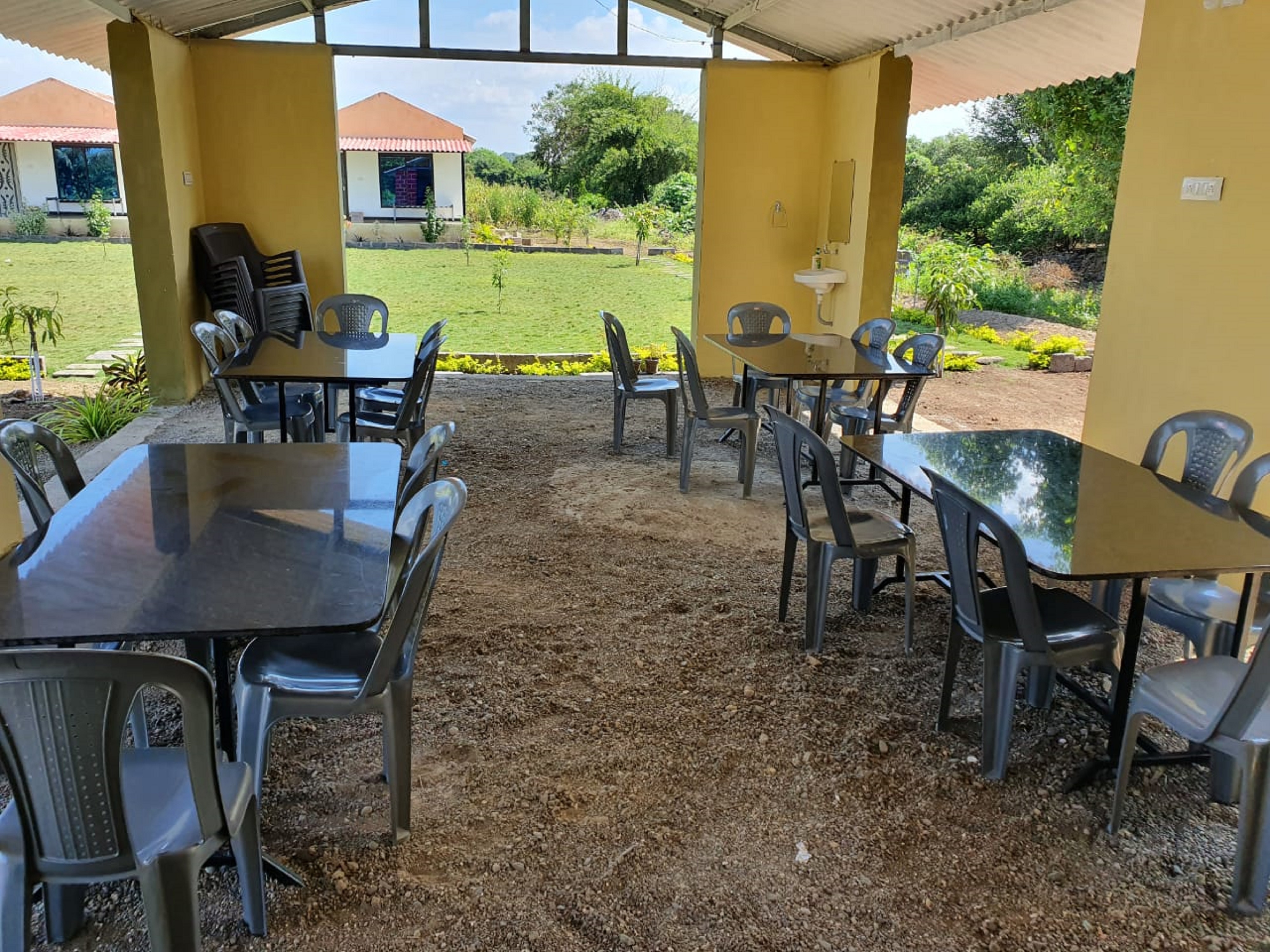 Kanaiya 1 BHK Farm and Resort - Tap to explore photos
