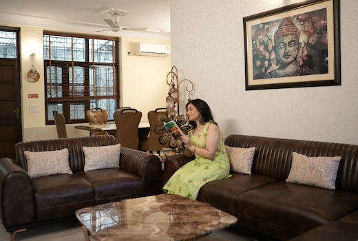 Atreya Boutique Cottage - Luxurious Villa with Garden View