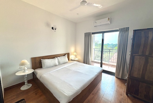 Modern 1BHK Hideaway Candolim Goa I F8