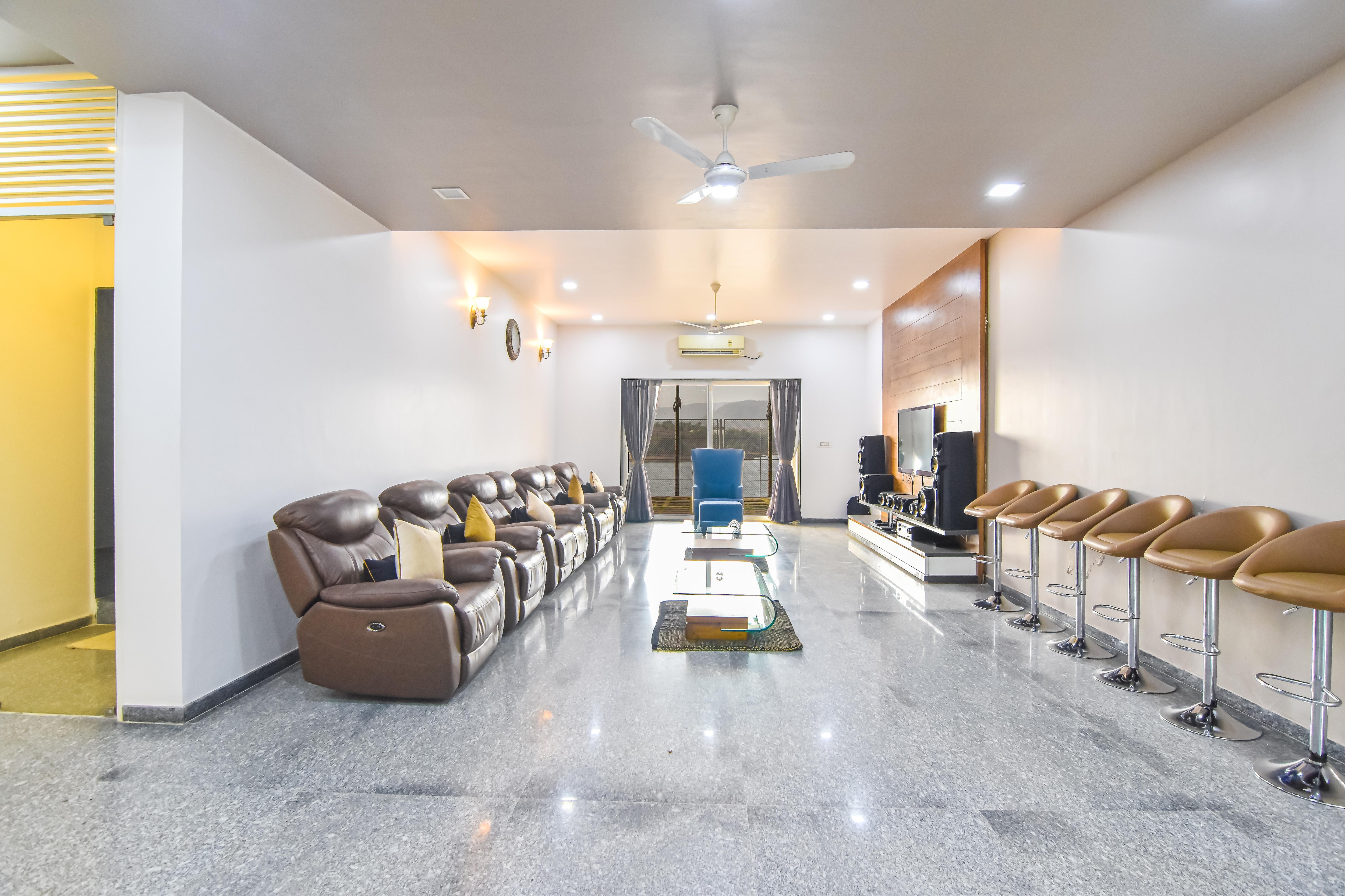 The Lake Cameo Villa 6BHK with pvt Pool - Tap to explore photos