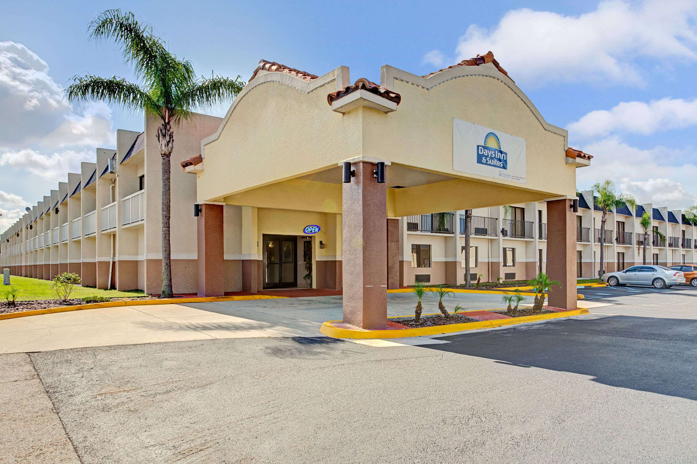 Days Inn & Suites by Wyndham Tampa near Ybor City - Tap to explore photos
