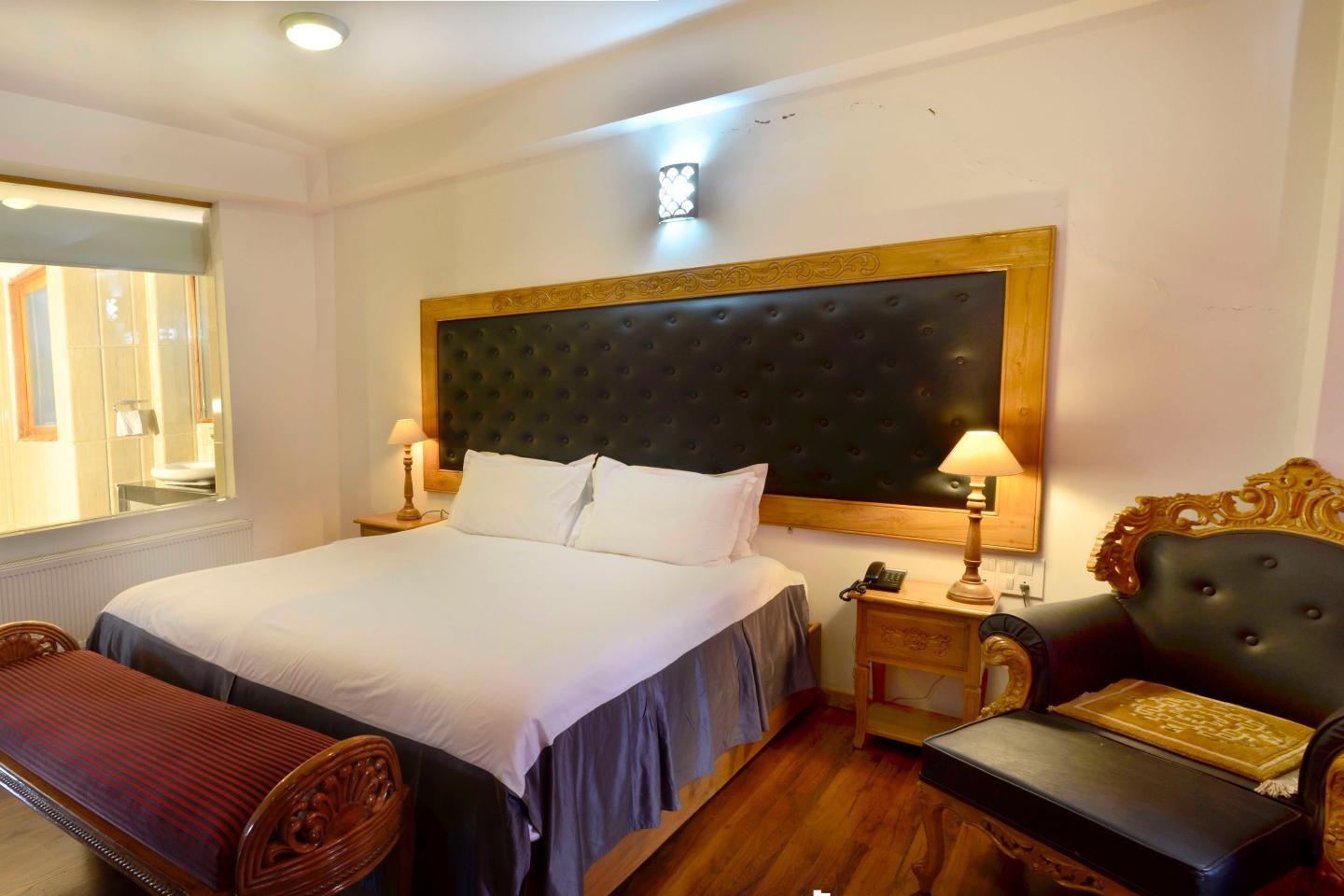 Hotel Grand Himalaya - Tap to explore photos