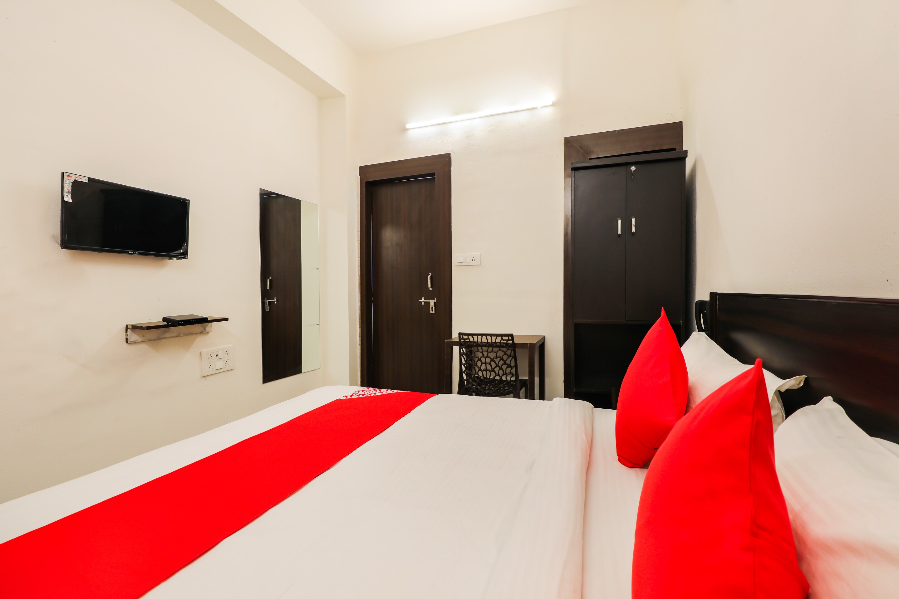 Hotel O Saket Inn - Tap to explore photos