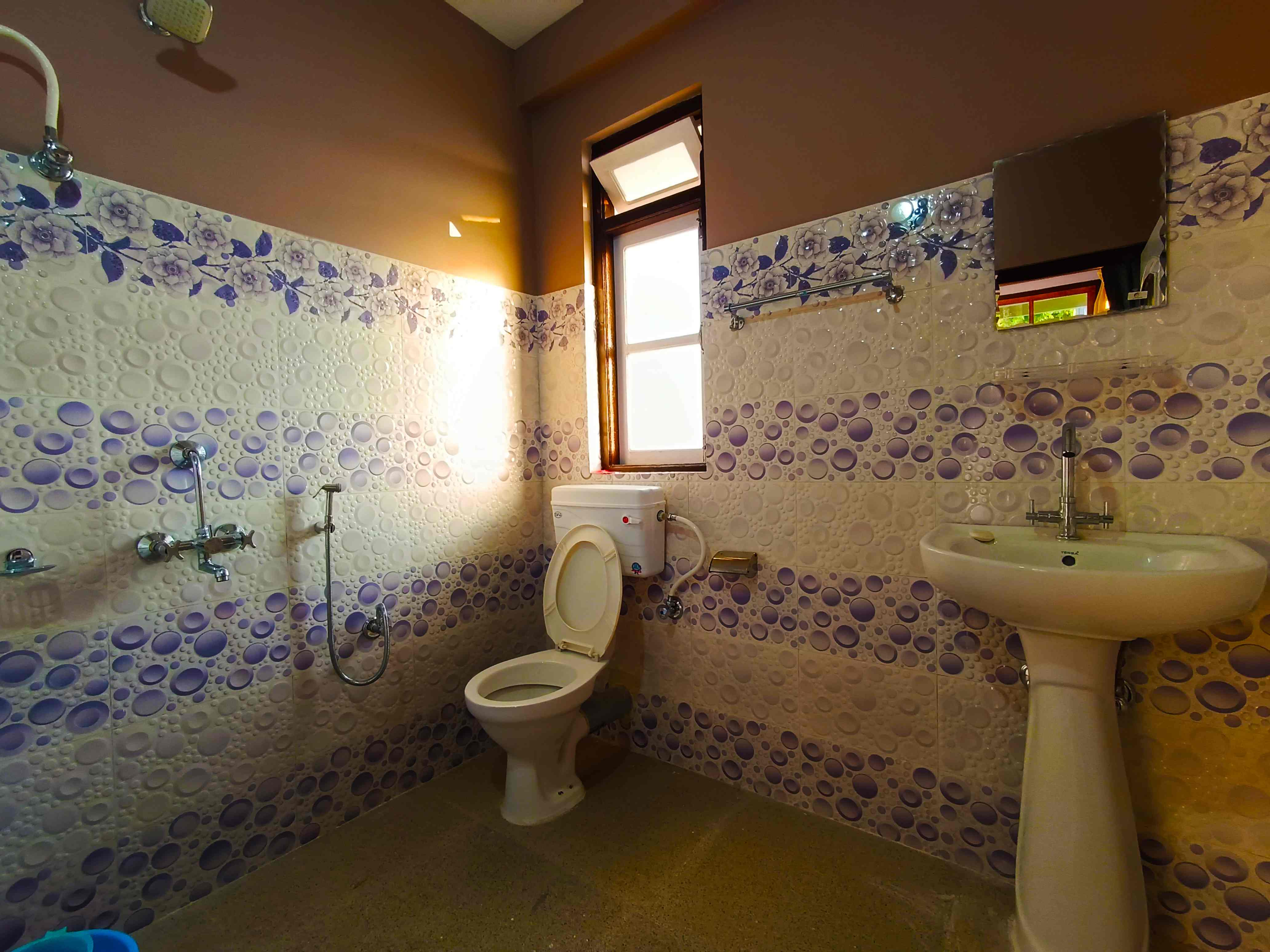 Pema La Dhim Homestay - Tap to explore photos