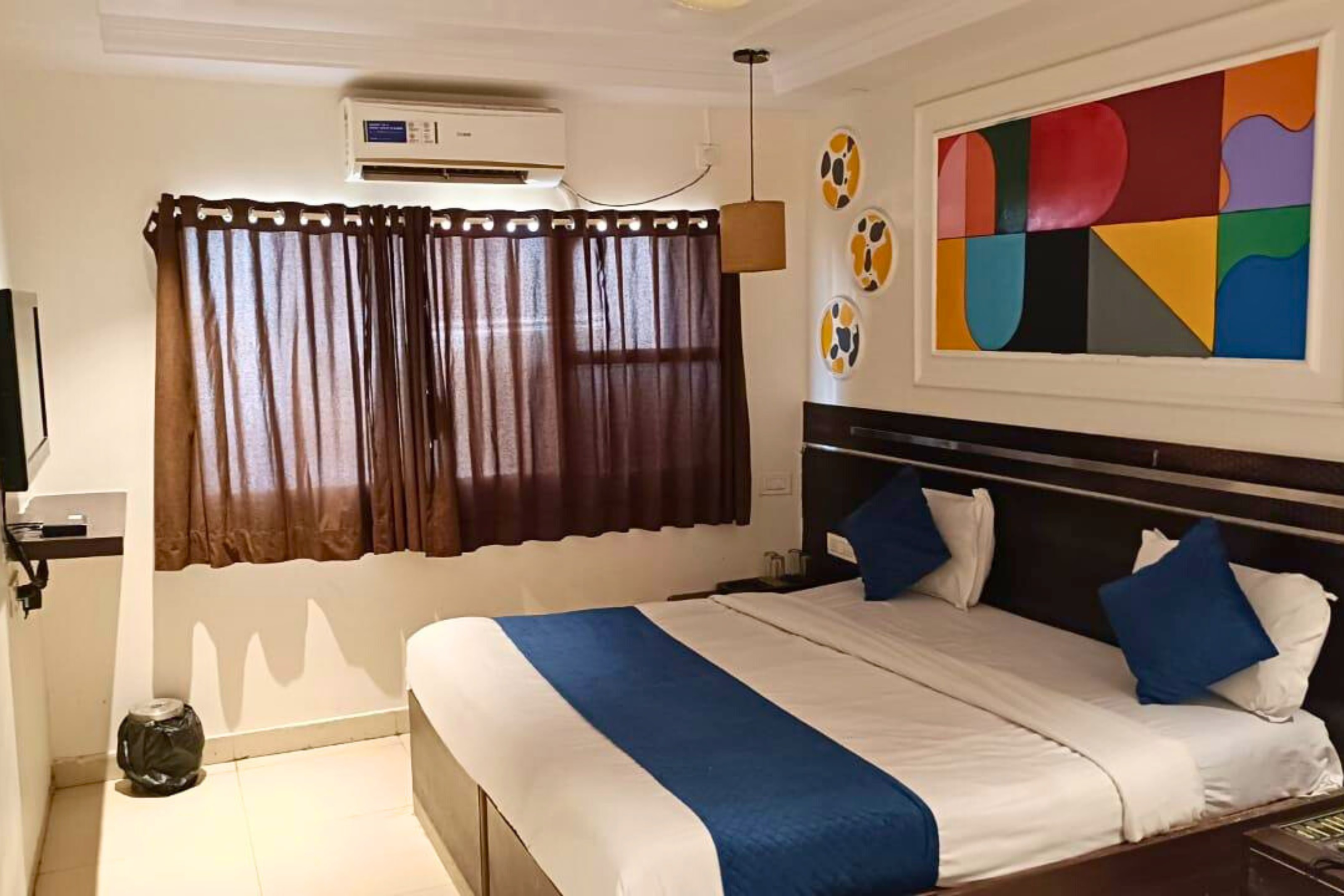 Deluxe triple Bed AC 1