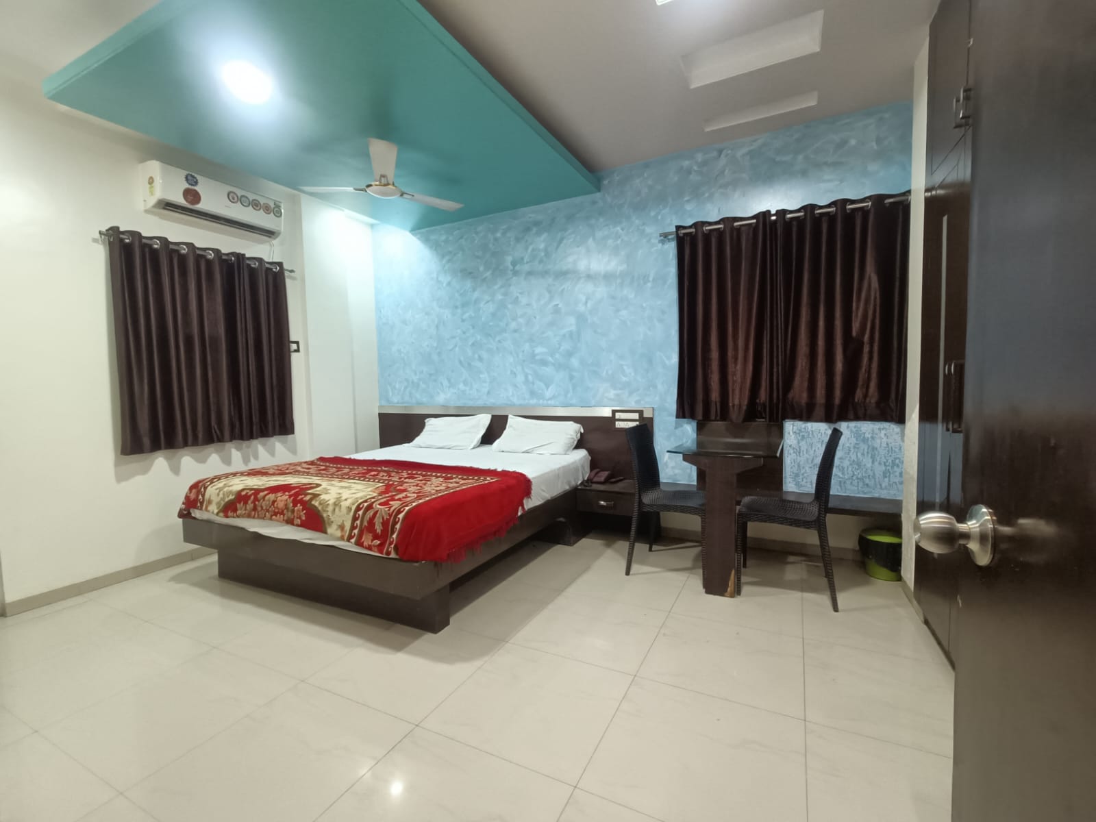 Executive Ac Room 1