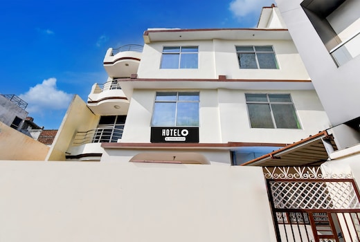 Super Hotel O BHU Campus