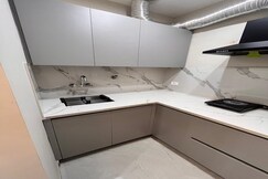 Couple Friendly Studio Apartment in Sector 42, Gurgaon