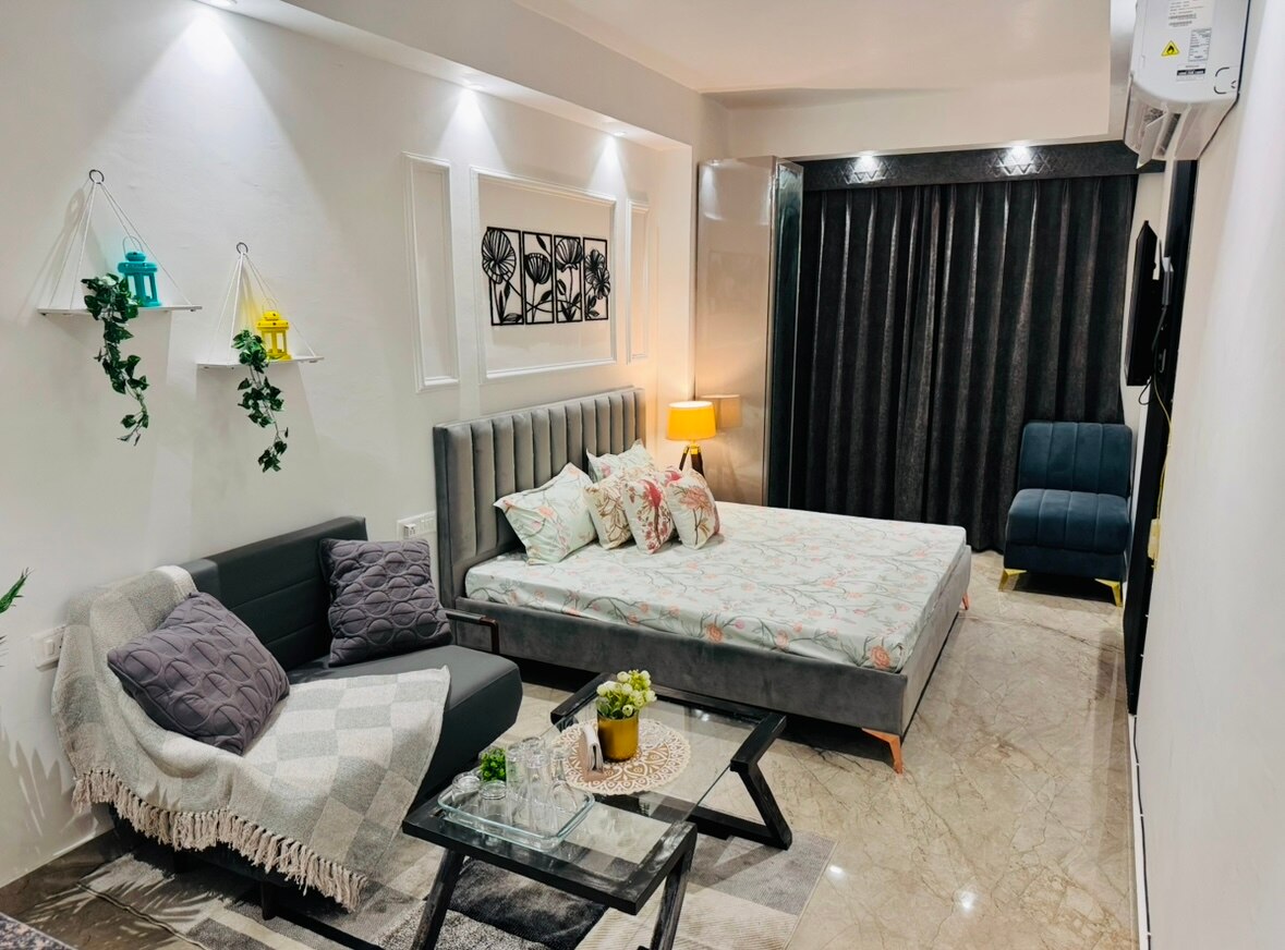Luxury studio in Chandigarh - Tap to explore photos