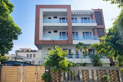 Hotel Divine India Residency Noida-Medanta Super Speciality Hospital, Noida
