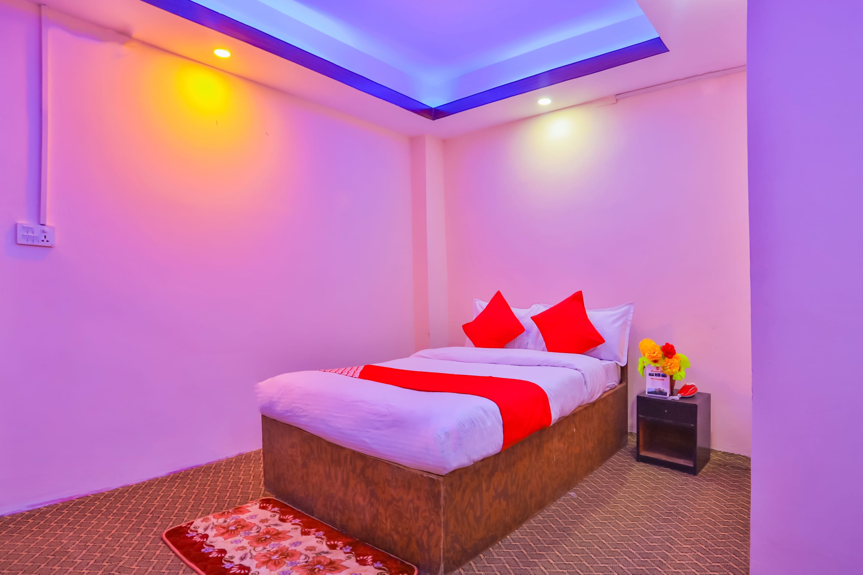 OYO 656 Hotel Shree Guru - Tap to explore photos
