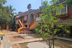 Azure Abode studio 100m walk to the beach, Goa