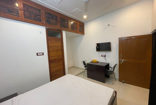Sri rameshwaram paying guest House
