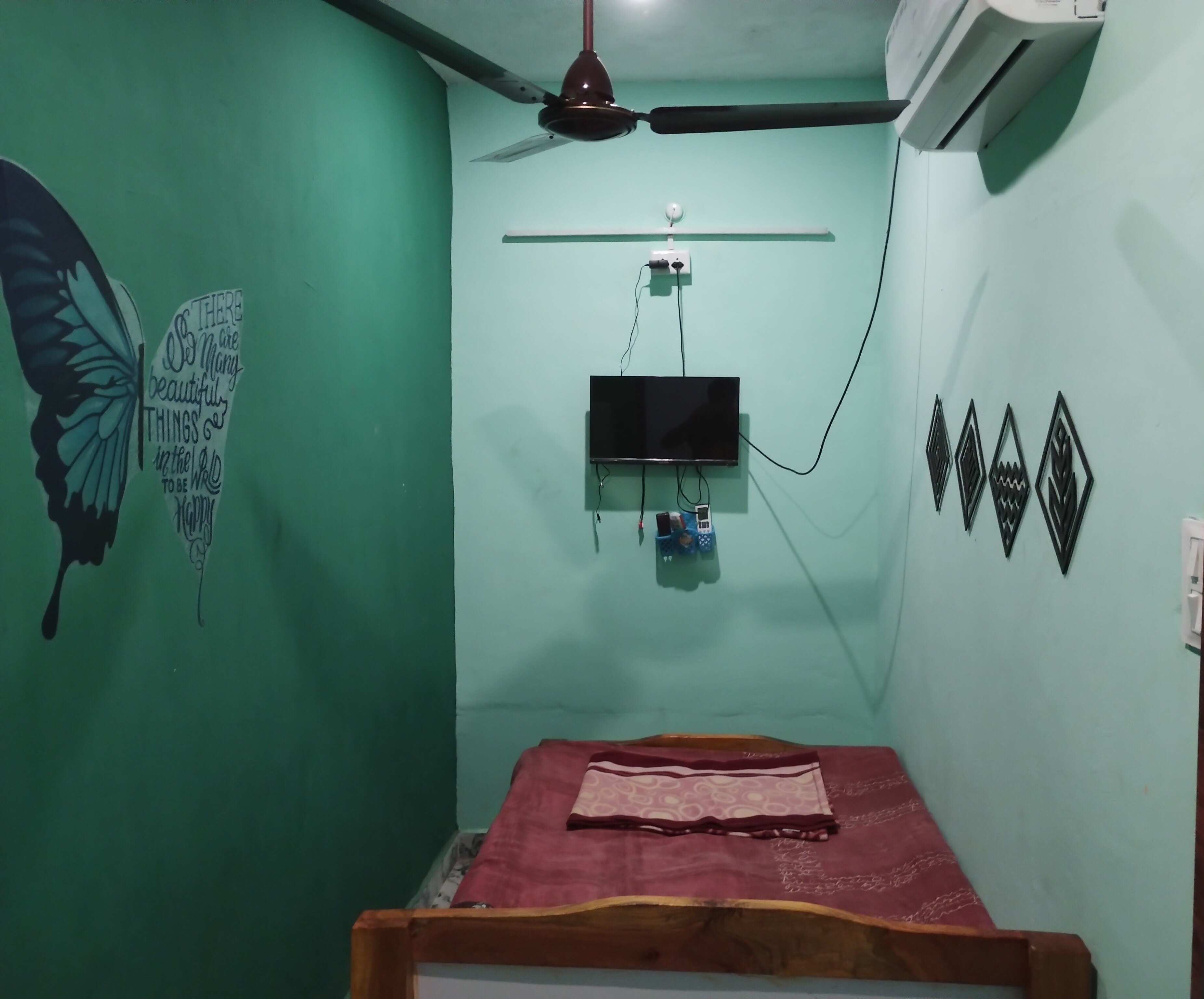 Pleasant Stay at Saradha Nivas Near Temple - Tap to explore photos