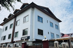 Hotel Blossoms Srinagar, Srinagar