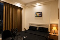 The skyline reborn, Greater Noida