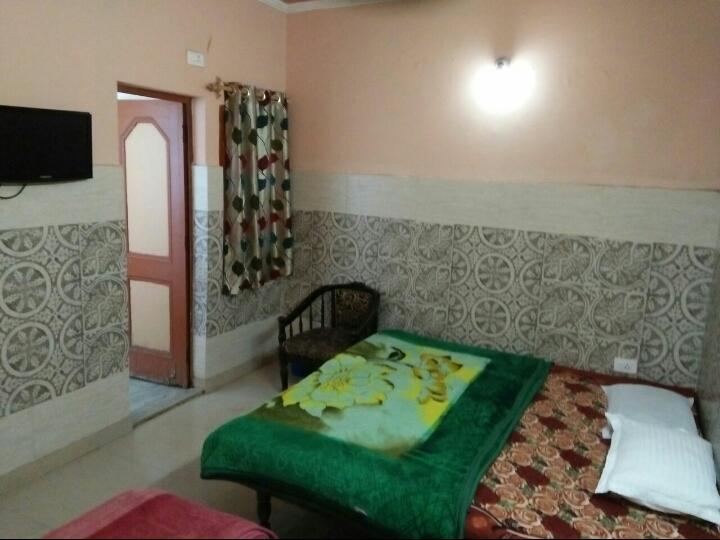 Vidya Guest House Katra Guest House BOOK ₹1