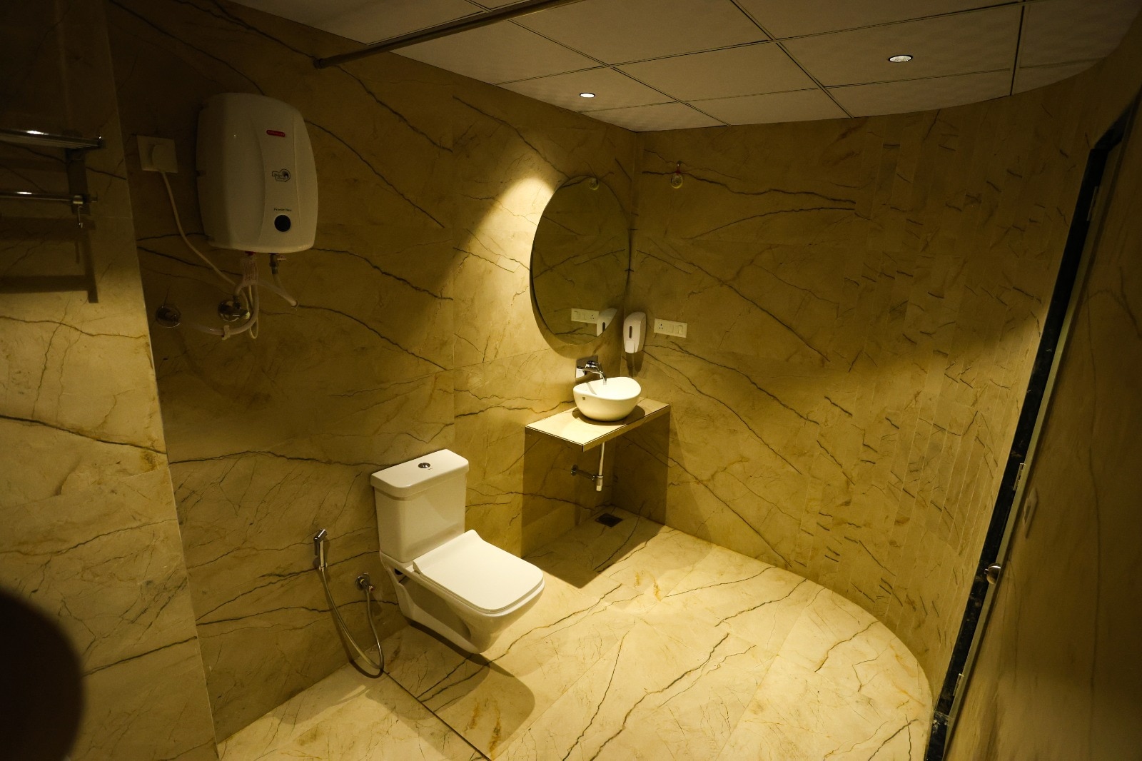 JMD banquets and rooms - Tap to explore photos