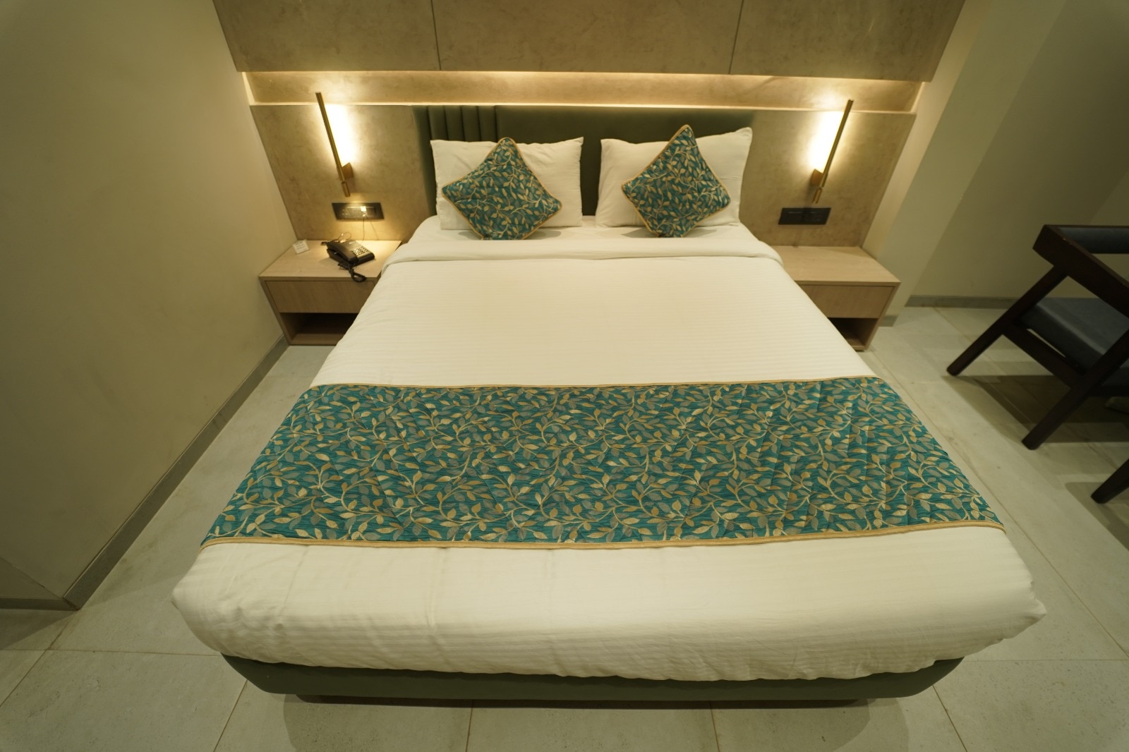 Hotel Laksh - Tap to explore photos