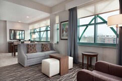 Embassy Suites Saratoga Springs, Windsor