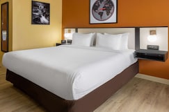 Ramada by Wyndham Rome / Verona, Oneida