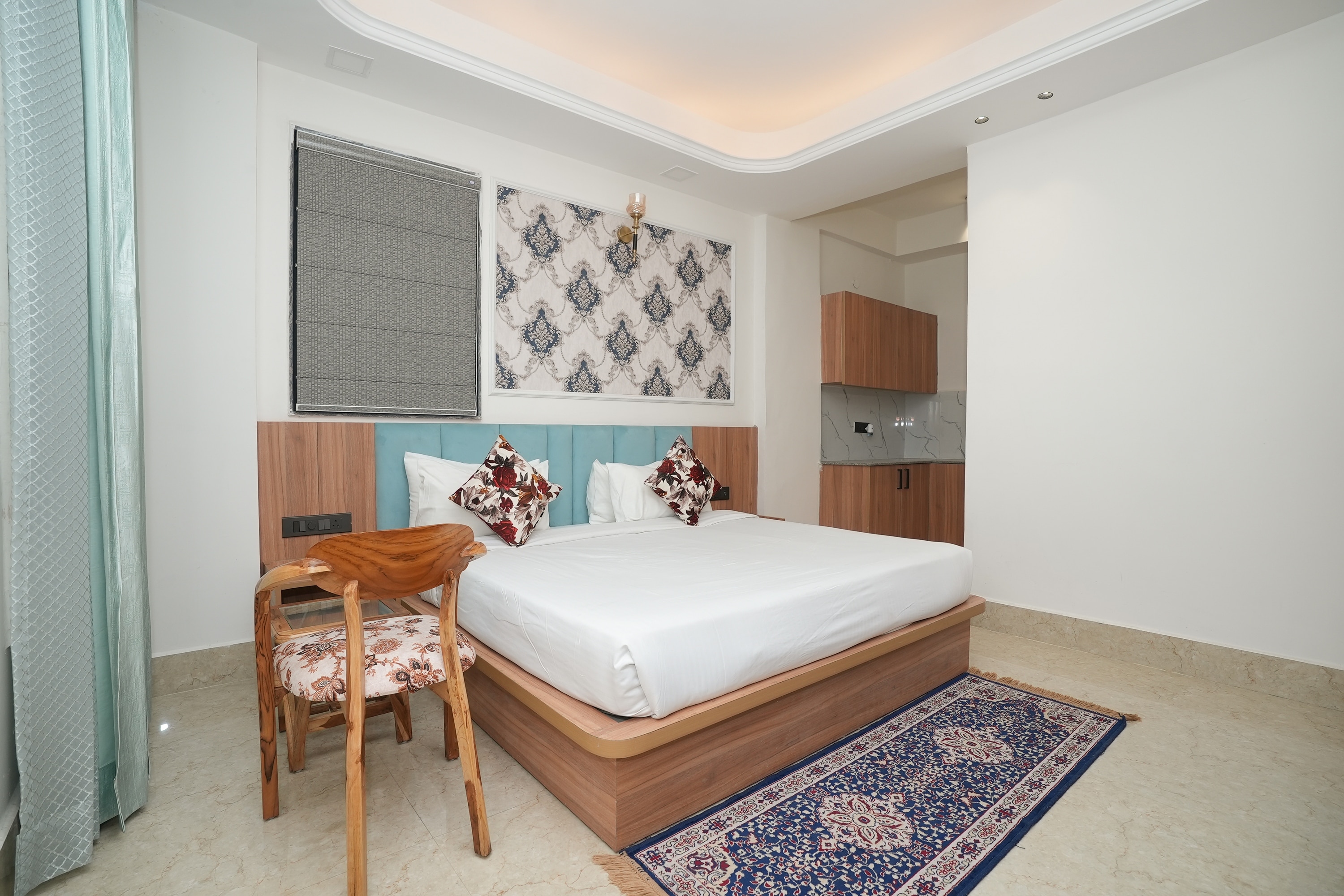 Aatithyam Residency - Golf Course Road - Tap to explore photos