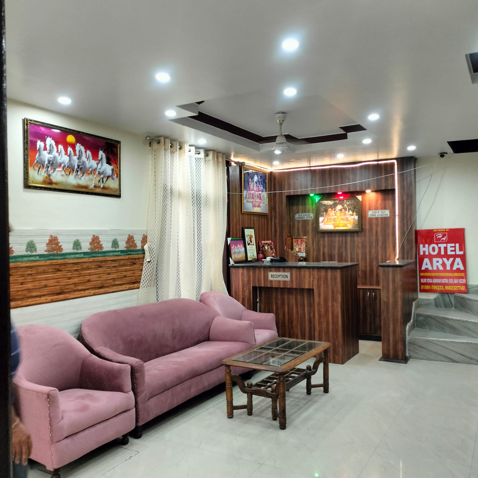 Arya Guest House - Tap to explore photos